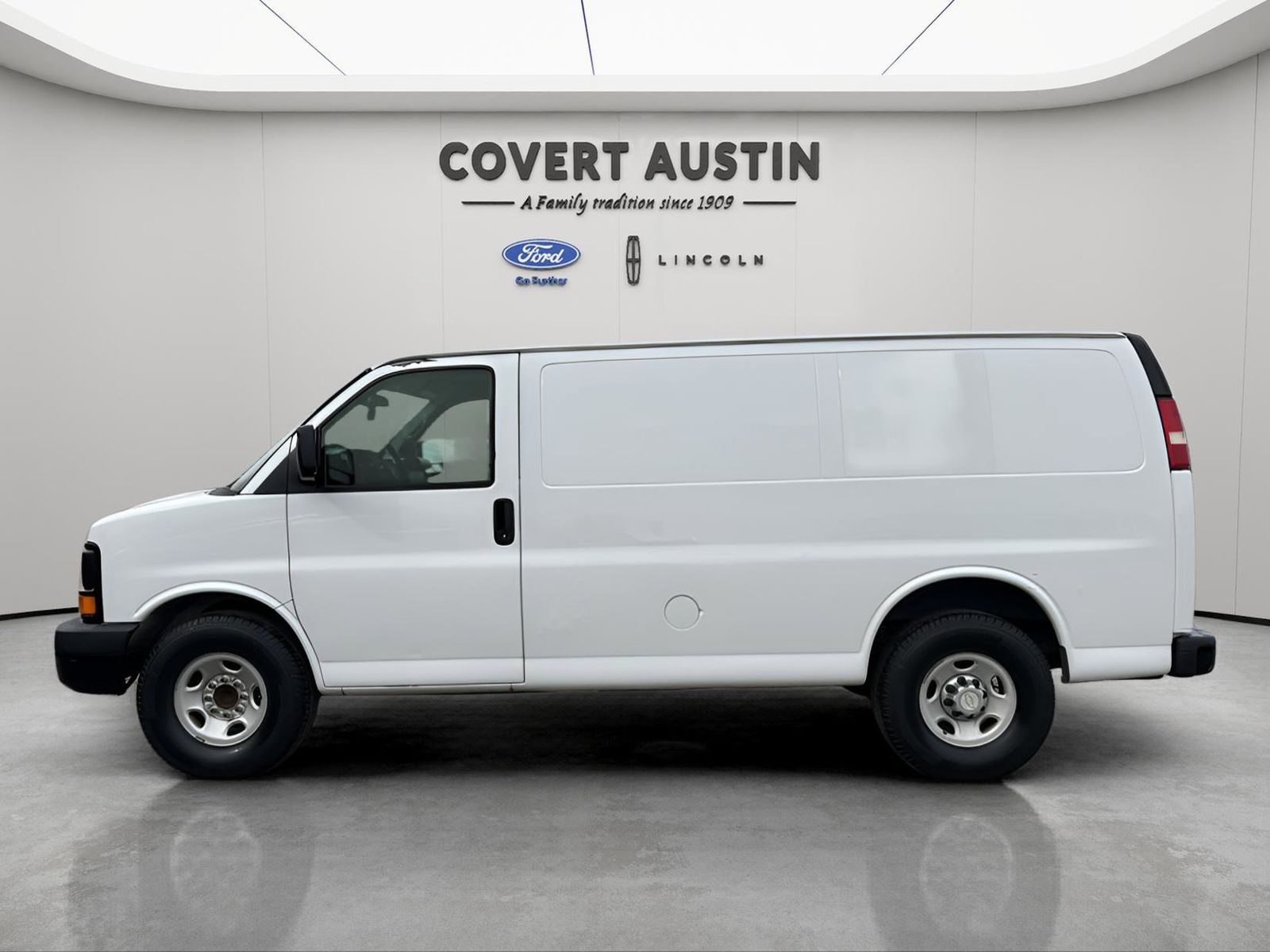 Used Car 2011 Chevrolet Express 2500  Work Van For Sale Under $15,000 In Austin, Texas