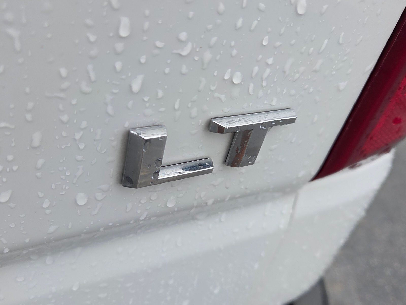Used 2025 White Chevrolet LT image 12