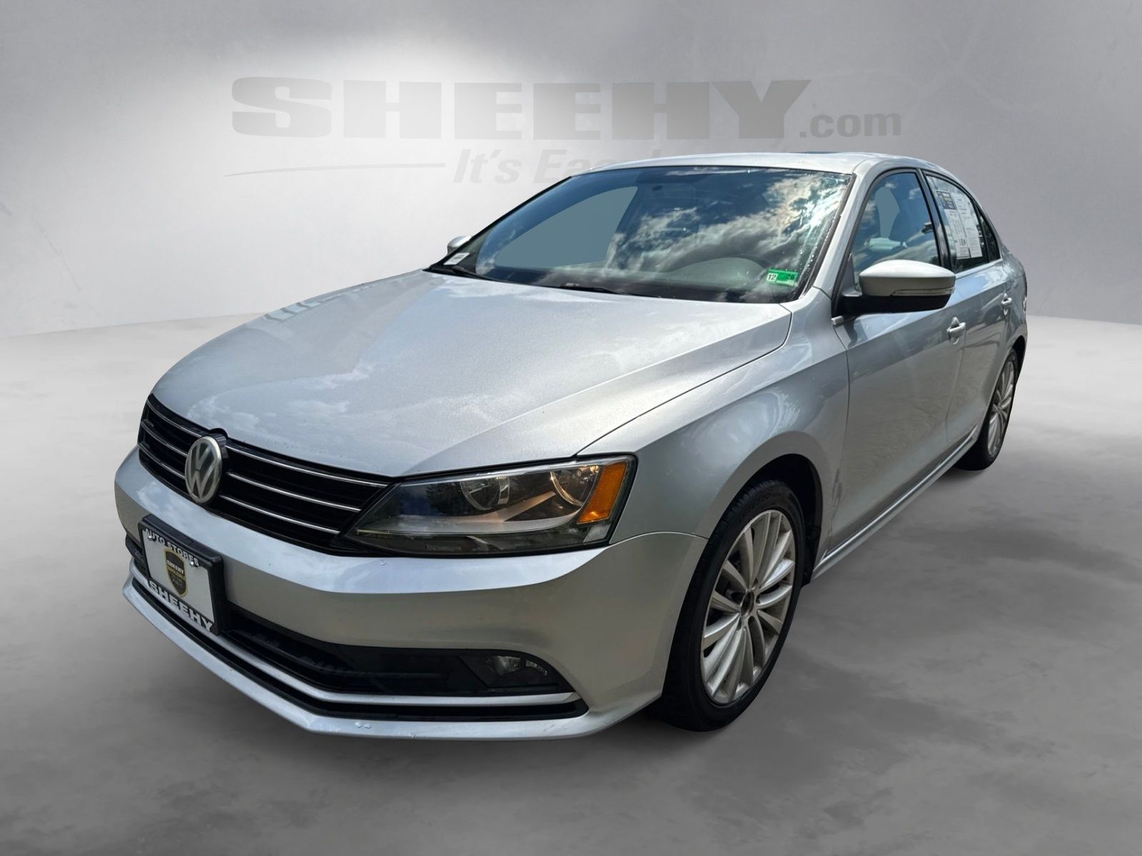 Used 2015 Reflex Silver Metallic Volkswagen 1.8T SE image 13