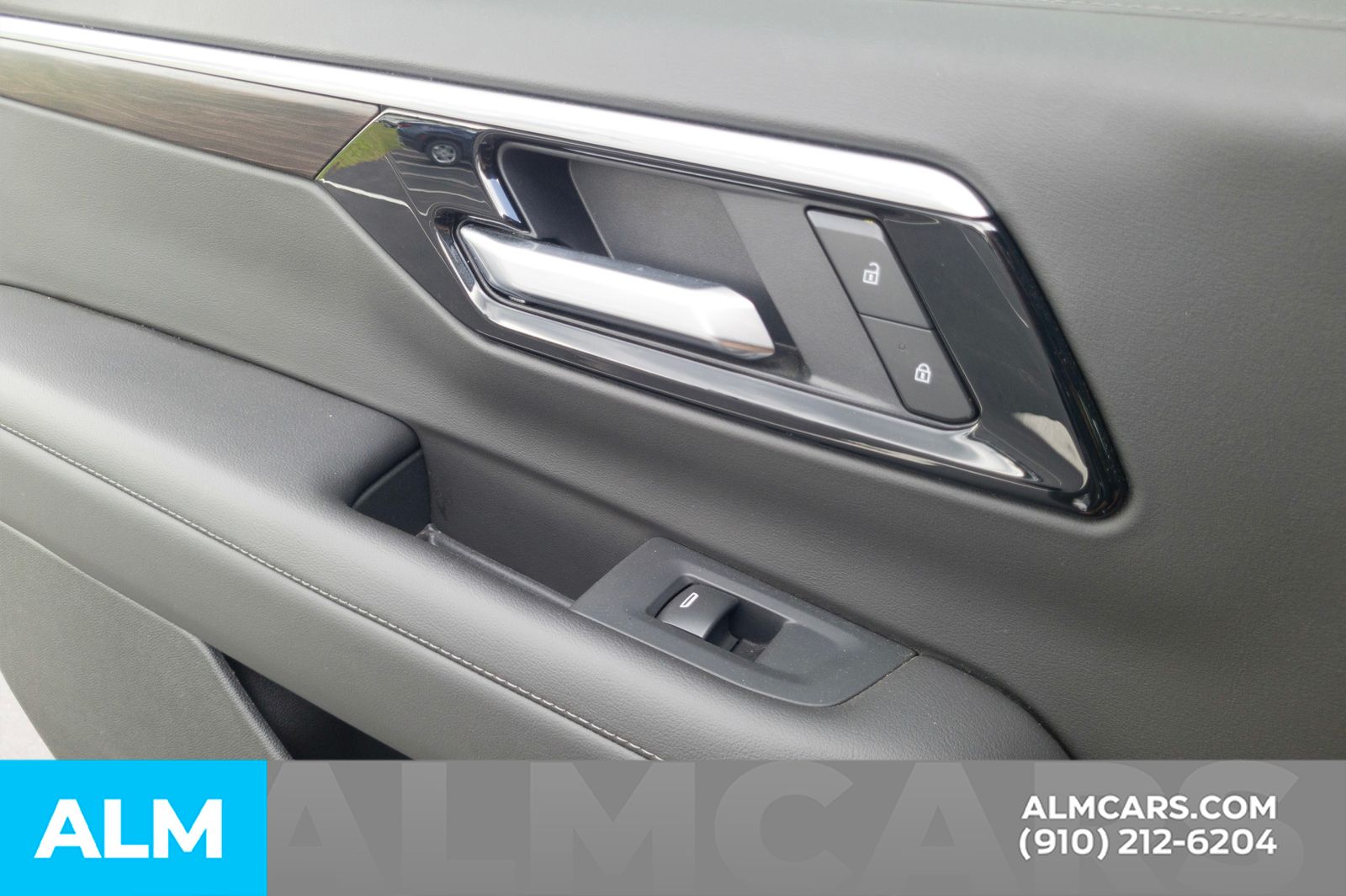 Used 2025 Black Chevrolet LT image 24