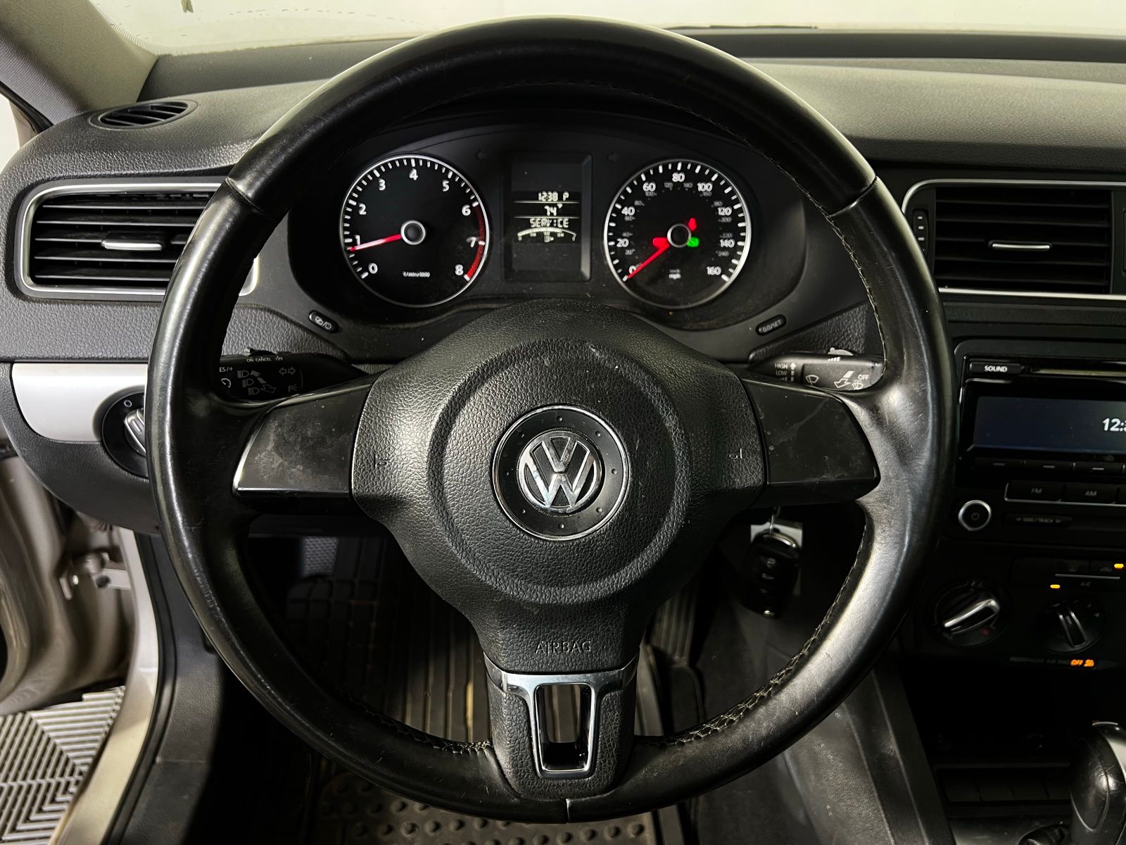 Thumbnail: 2013 Volkswagen Jetta - 9