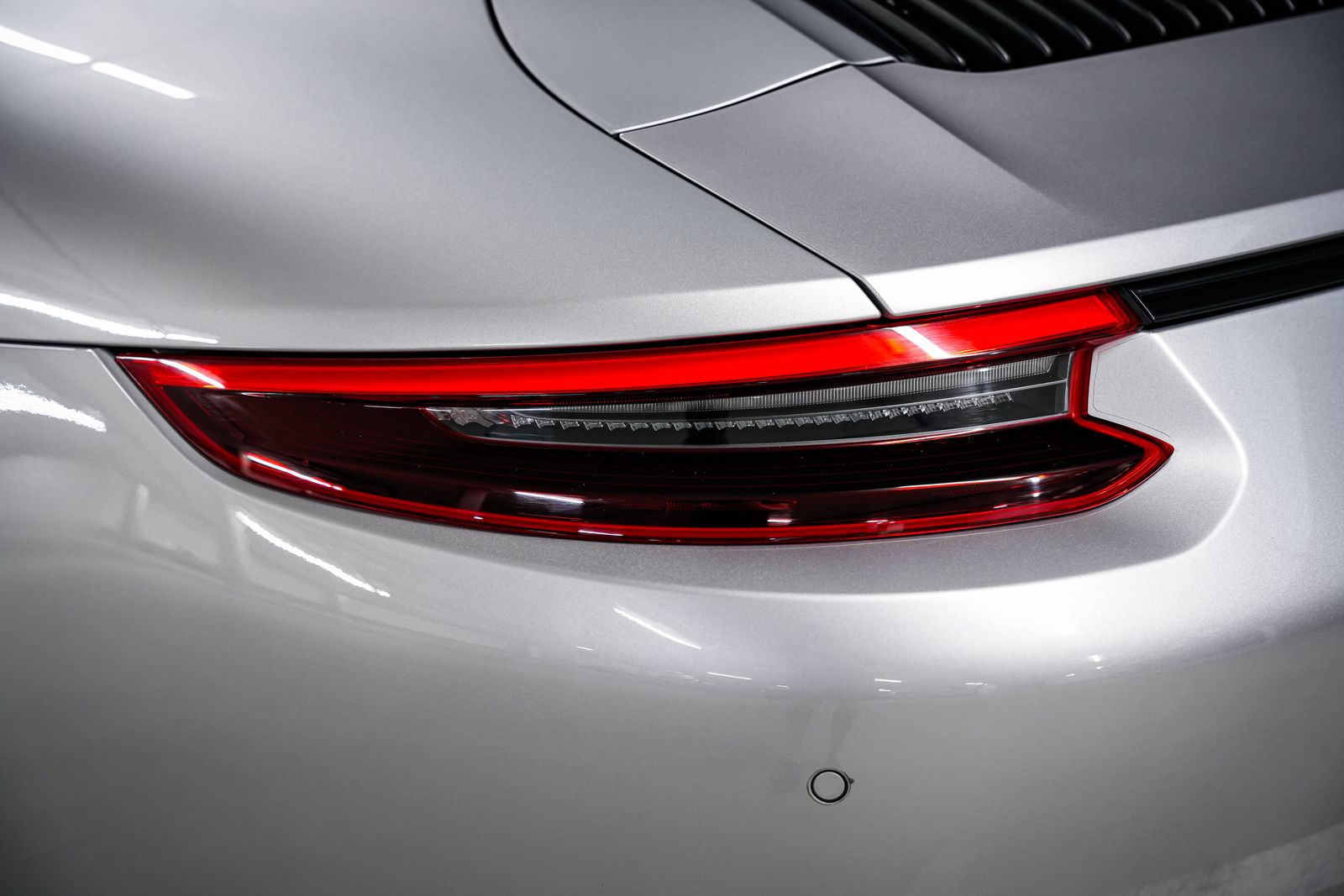 2018 Porsche 911 Carrera GTS — photo 33
