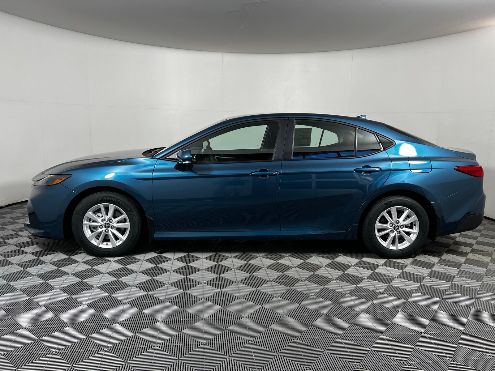 Thumbnail: 2025 Toyota Camry - 8