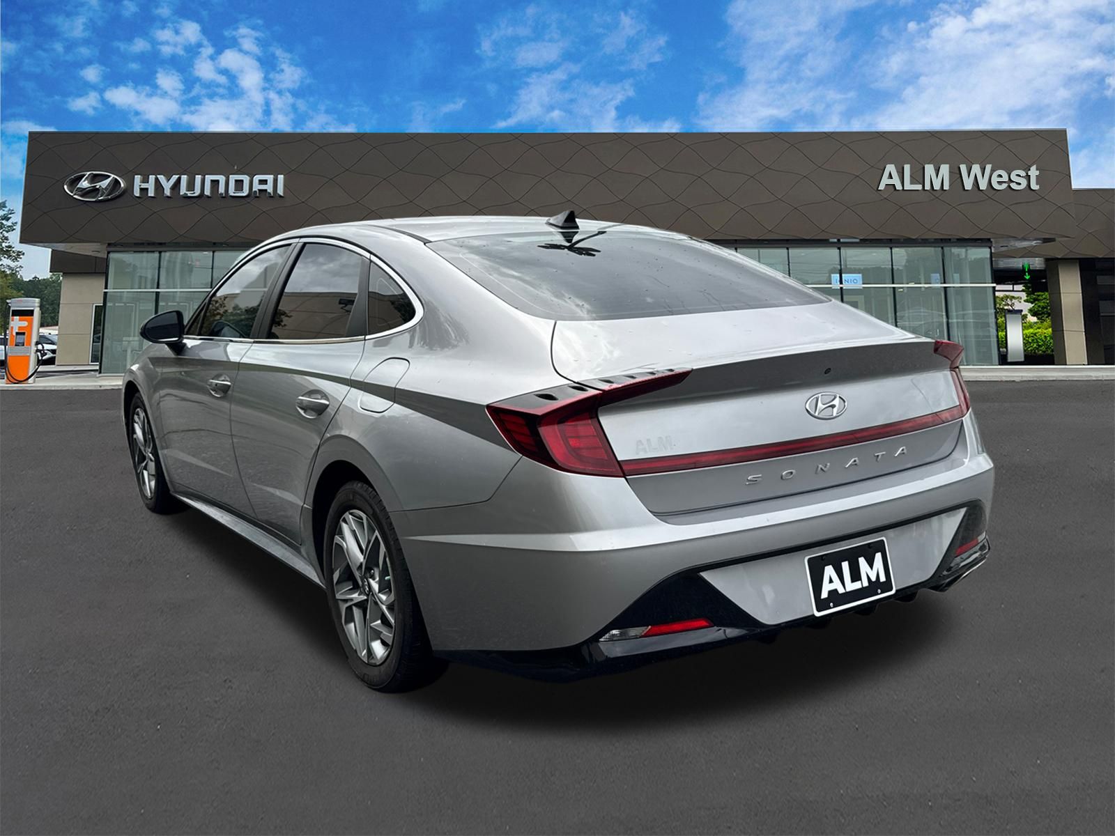 Used 2023 Silver Hyundai SEL image 7