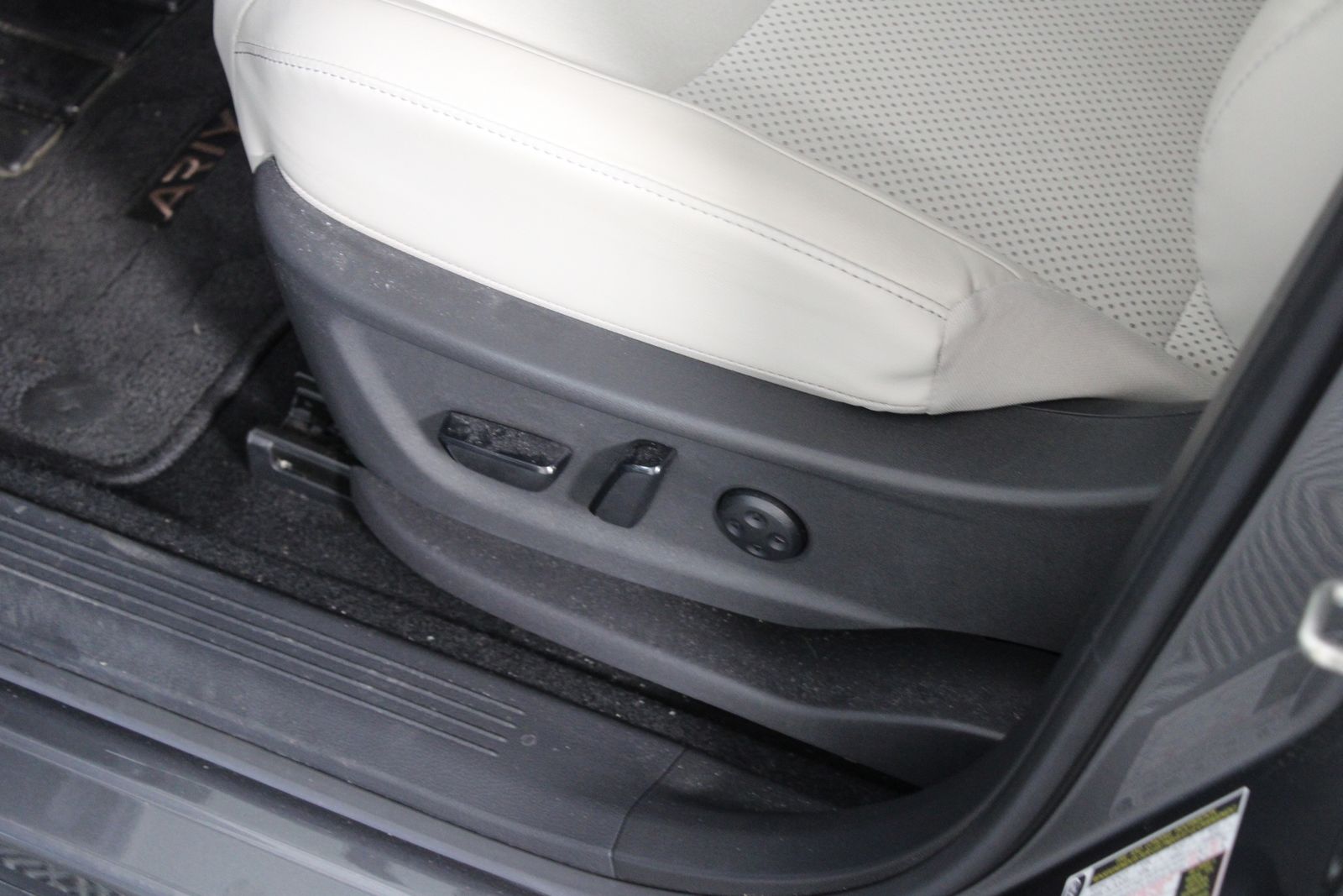 Used 2023 Gray Nissan EVOLVE+ image 22