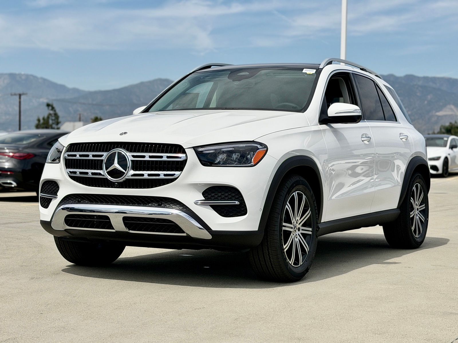 View vehicle photo 6