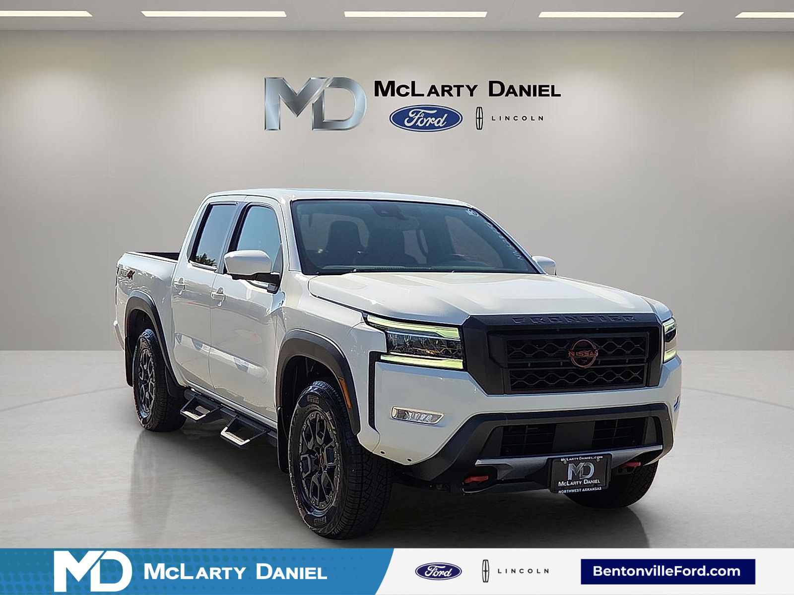 2022 Nissan Frontier PRO-4X Crew Cab 4WD