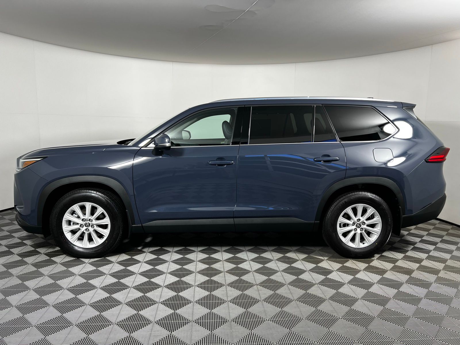 Thumbnail: 2026 Toyota Grand Highlander - 8