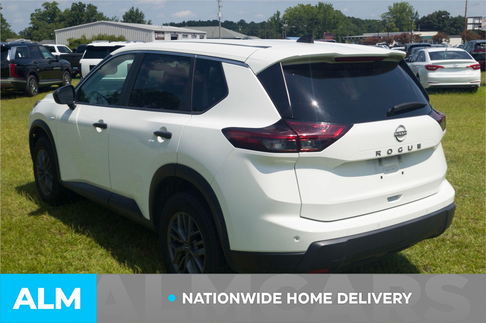 Used 2024 Glacier White Nissan S image 5