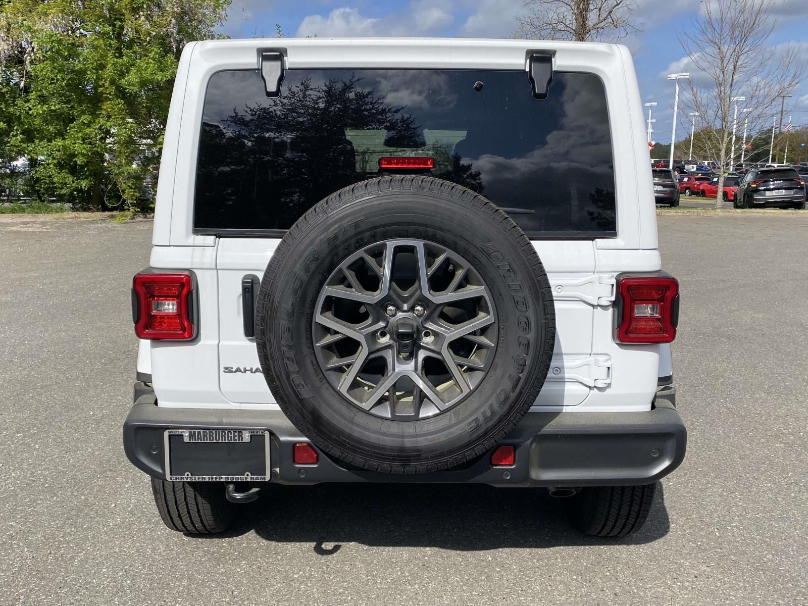 View vehicle photo 6