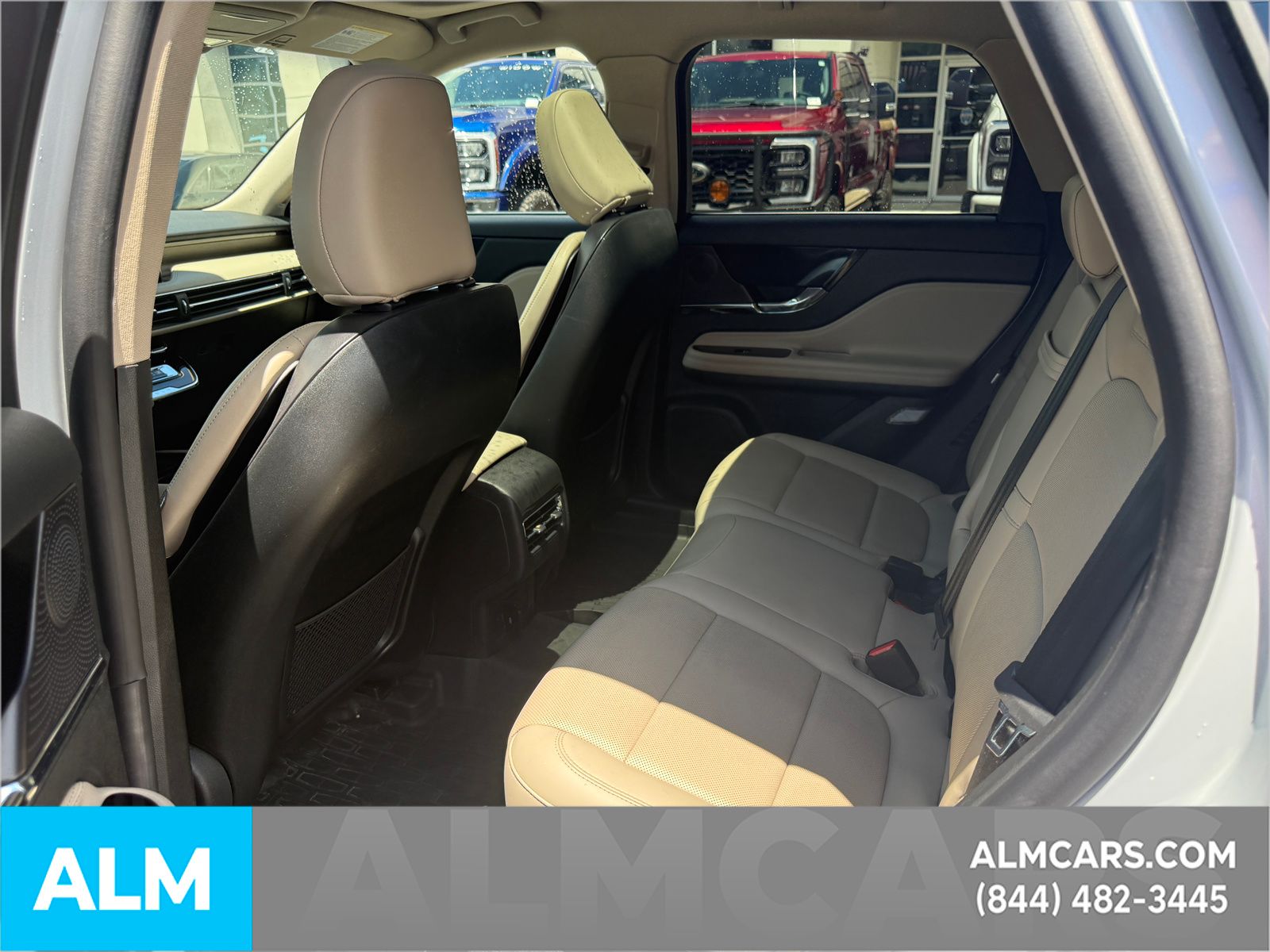 Used 2025 White Lincoln Grand Touring image 10