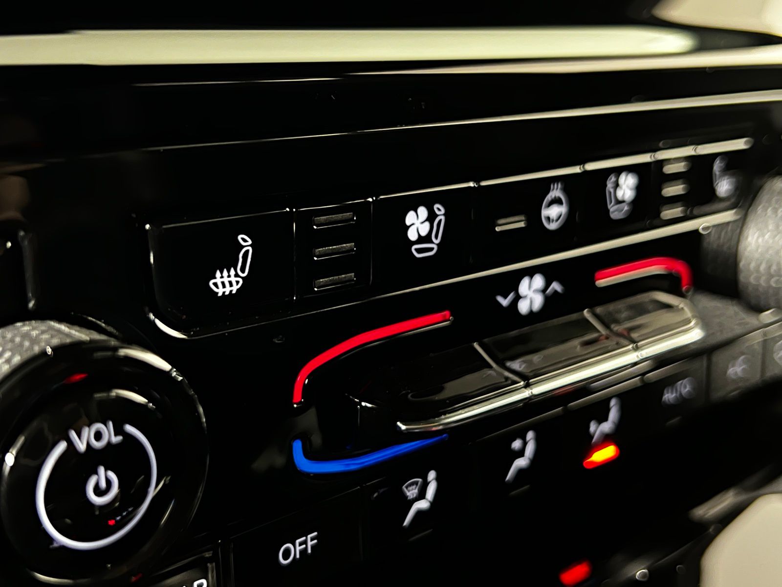 Thumbnail: 2024 Jeep Grand Cherokee - 22