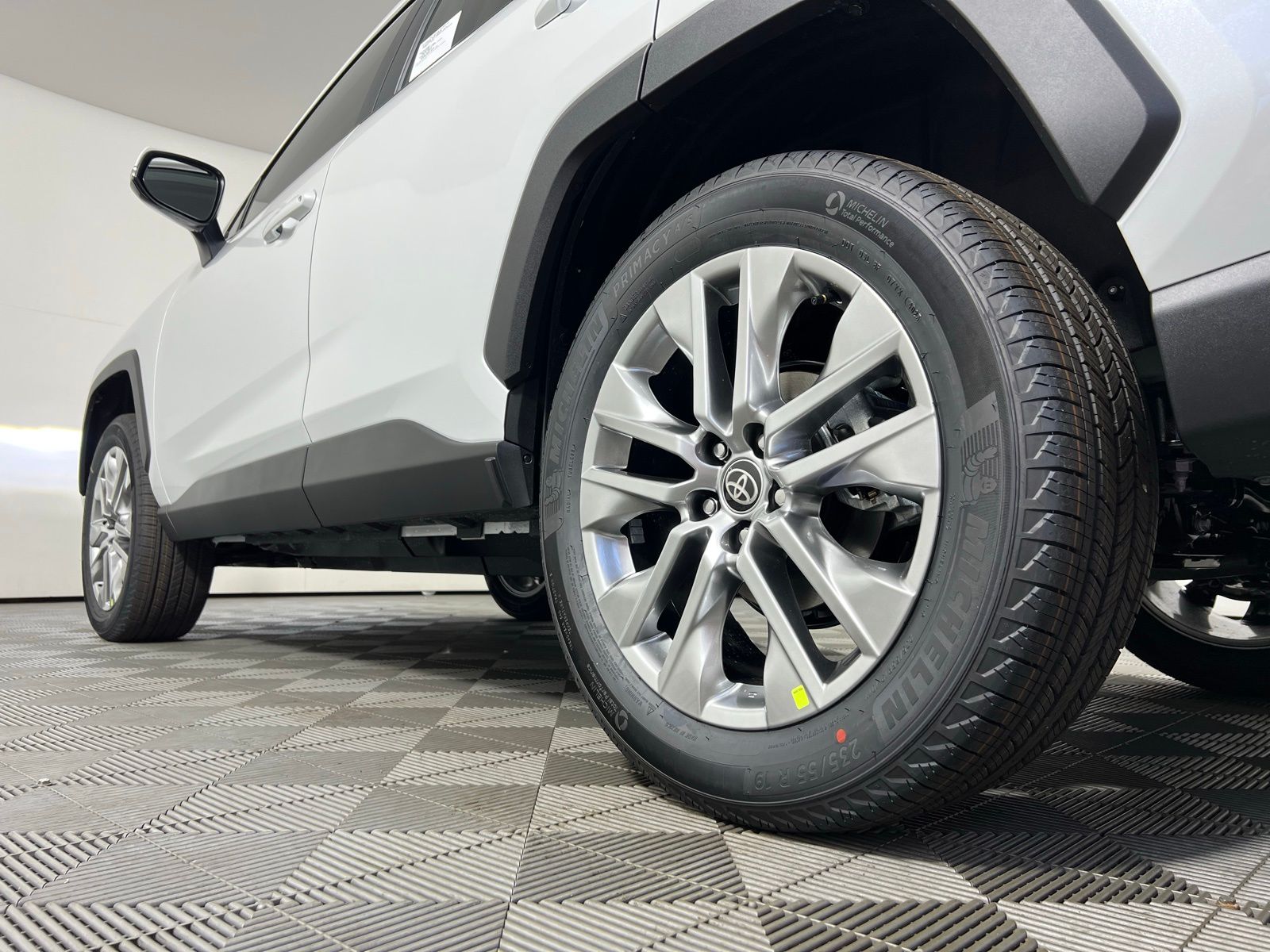 Thumbnail: 2025 Toyota RAV4 - 21