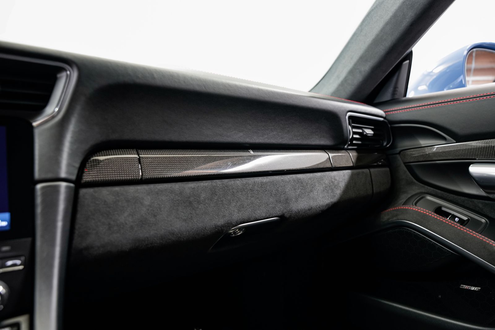 2019 Porsche 911 Carrera 4 GTS — photo 17