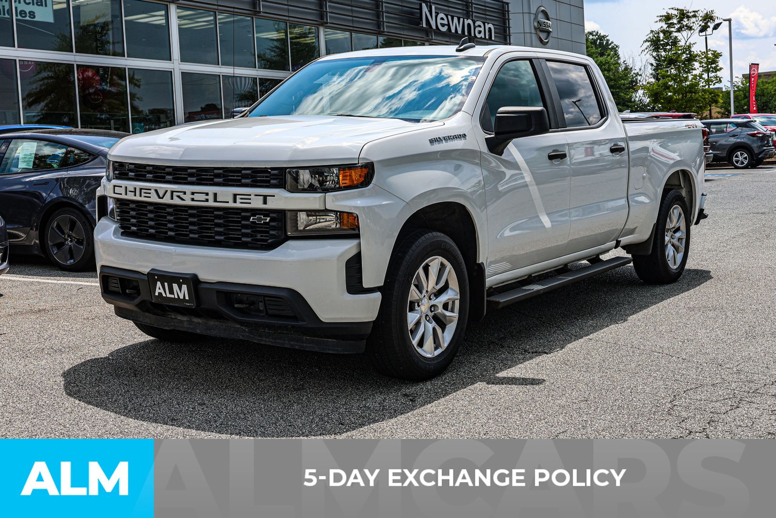 2021 Chevrolet Silverado 1500 Custom photo 3