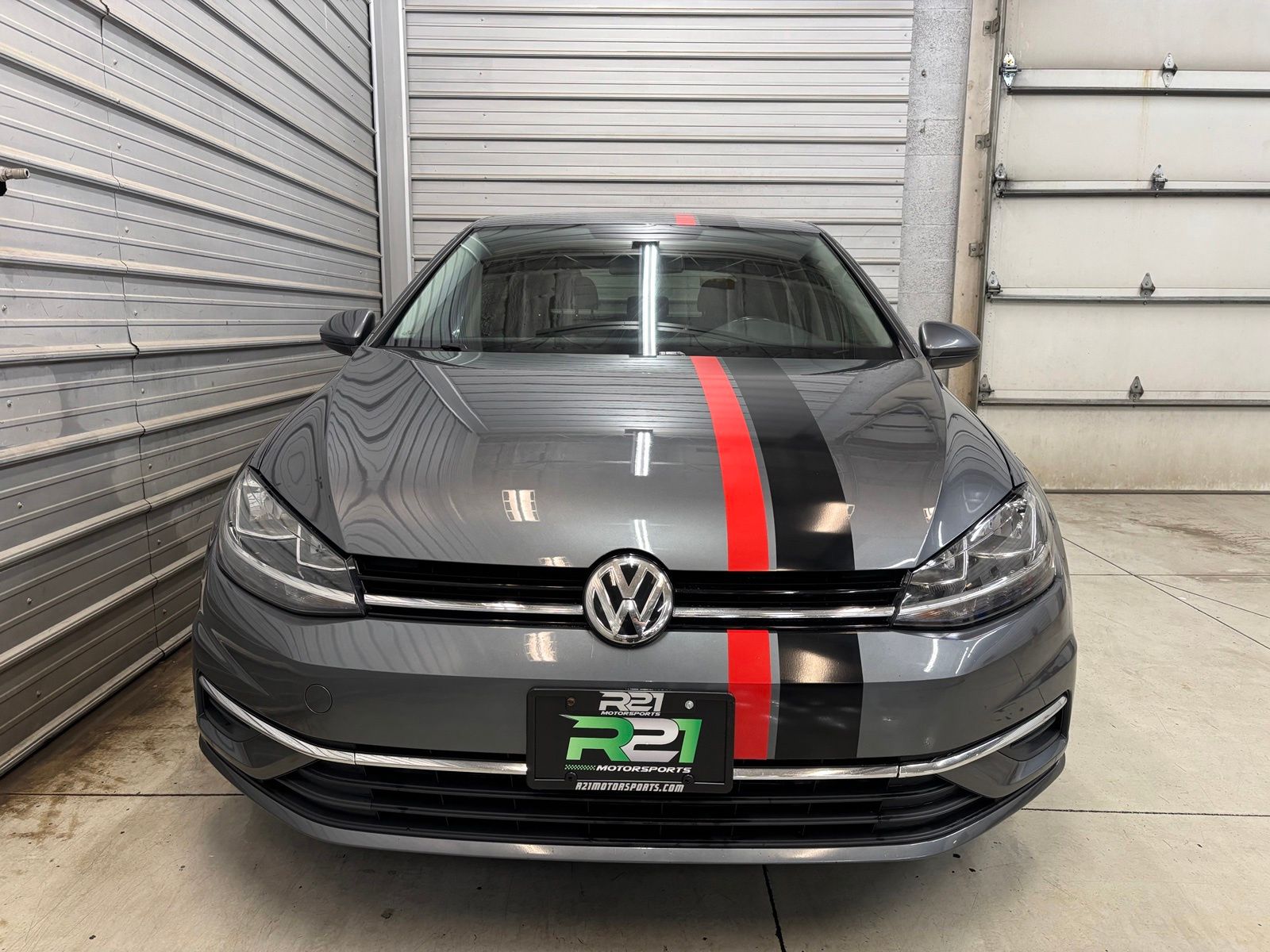 2019 Volkswagen Golf S - Image 2