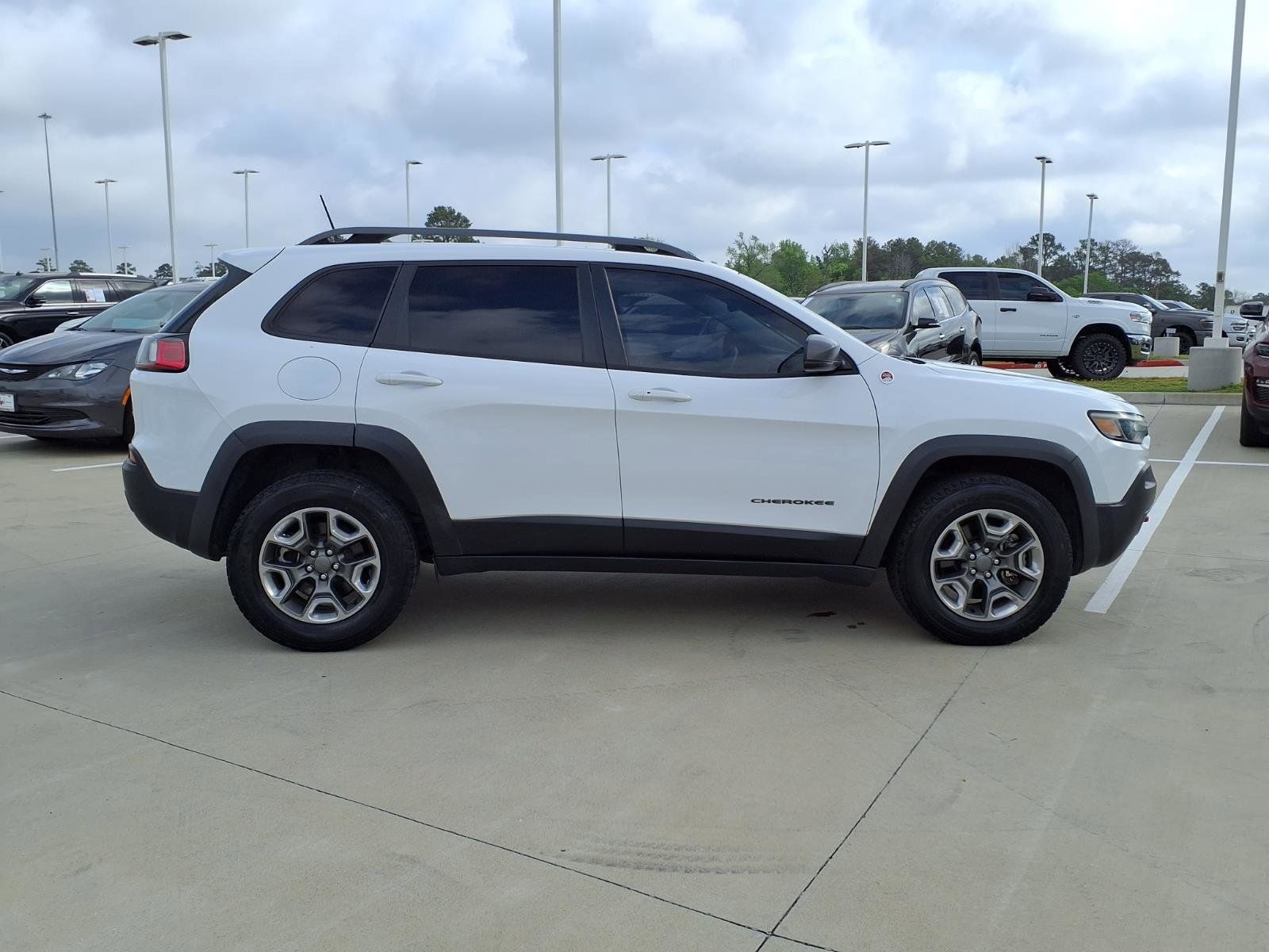 View vehicle photo 5