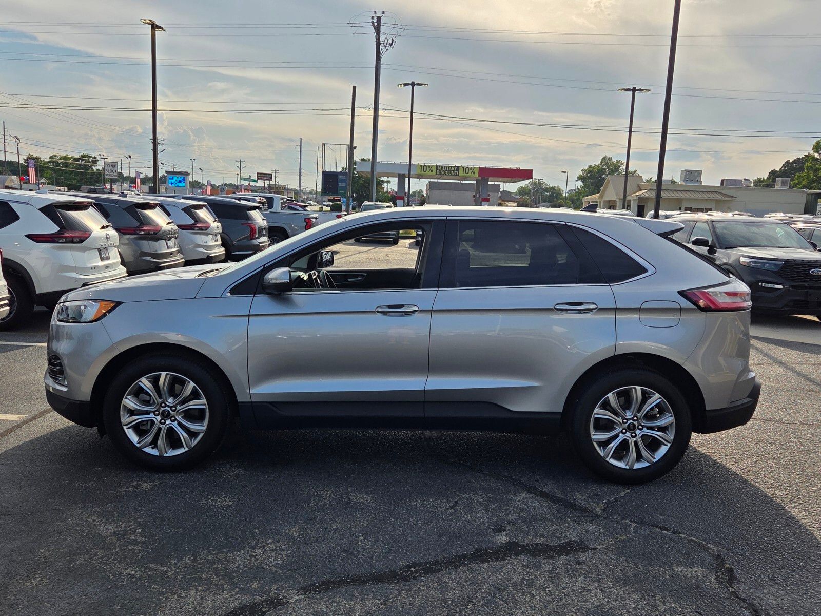 Used 2024 Silver Ford Titanium image 4