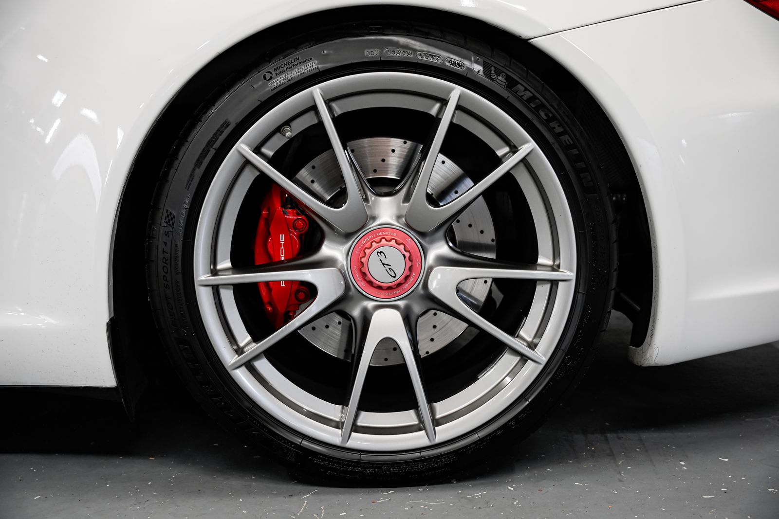 2010 Porsche 911 GT3 — photo 46
