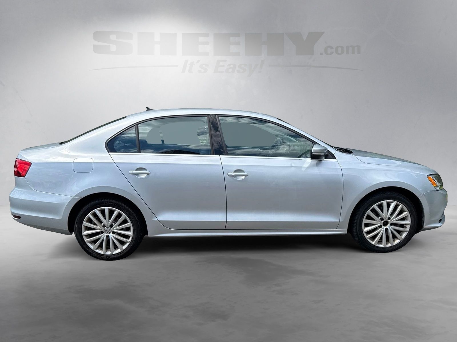 Used 2015 Reflex Silver Metallic Volkswagen 1.8T SE image 8