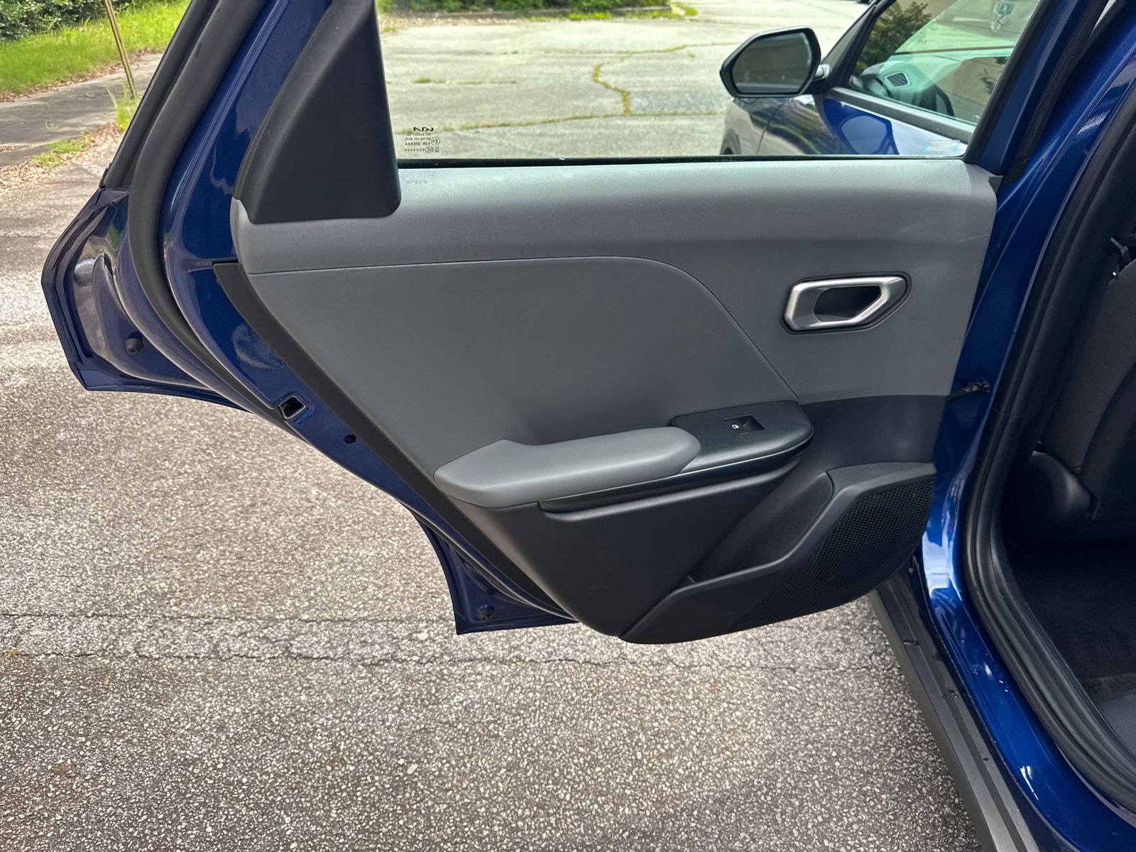 Used 2025 Blue Kia LXS image 21