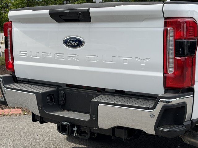 New 2026 Oxford White Ford XL image 15