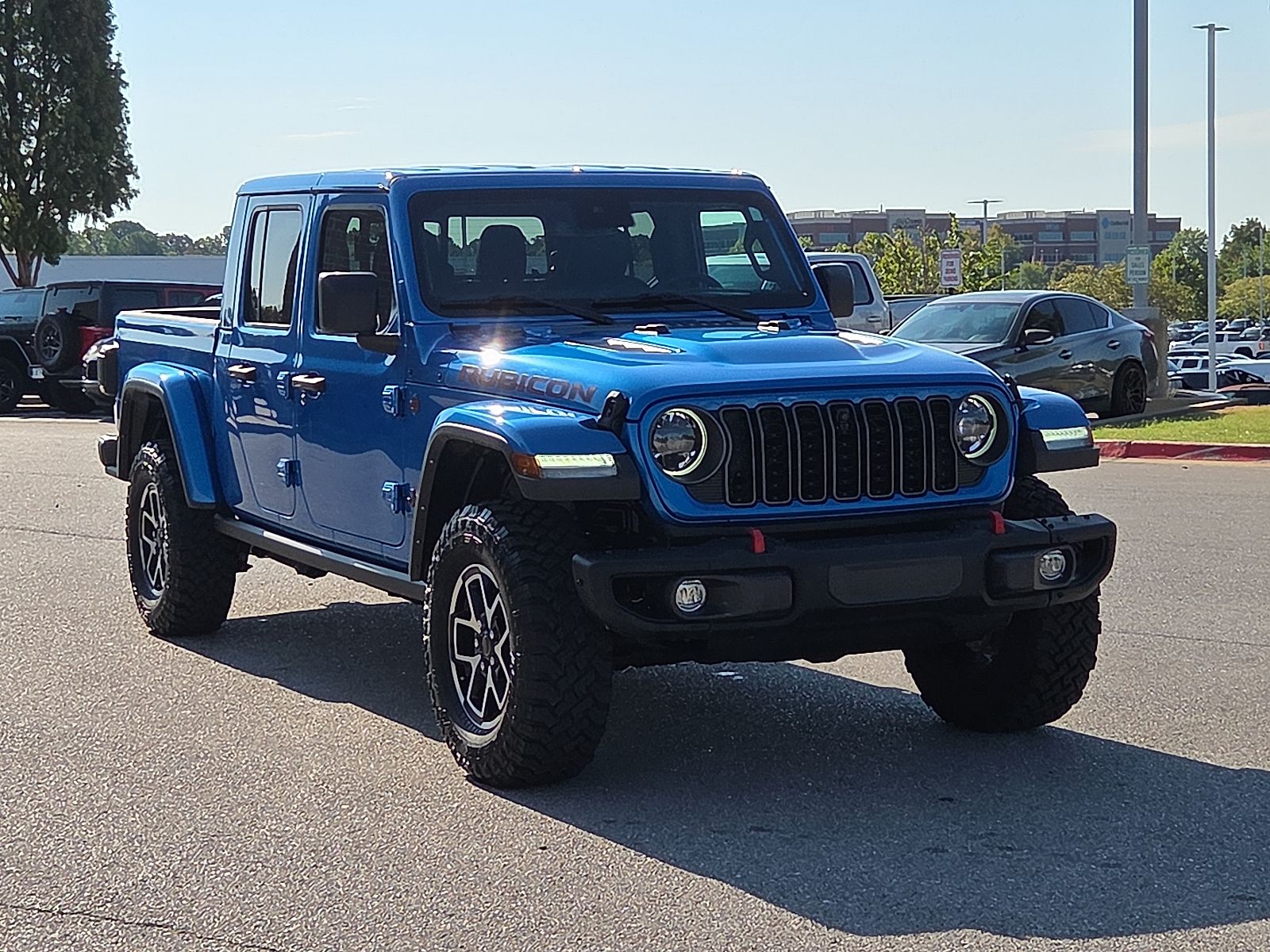 Hydro Blue Pearlcoat 2024 Jeep Gladiator Pickup Truck Four-Wheel Drive 8-Speed Automatic
