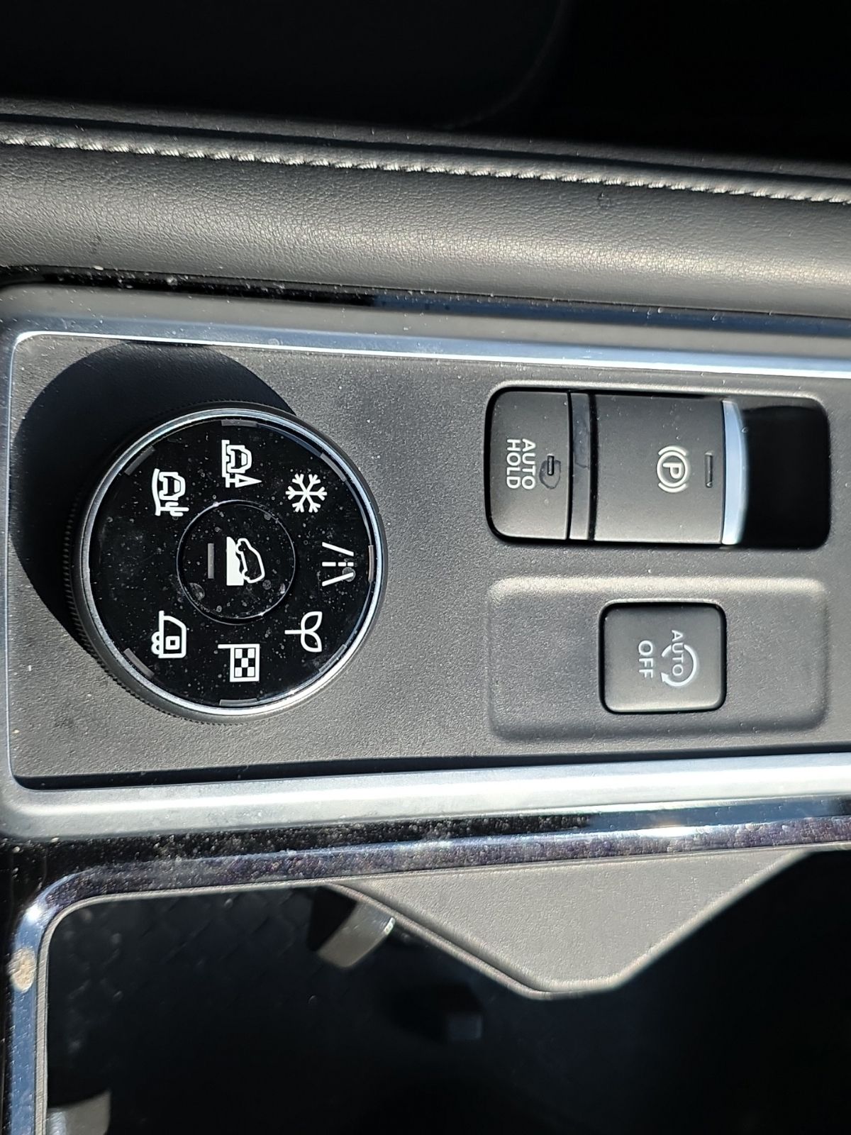 Used 2024 Black Nissan SL image 28