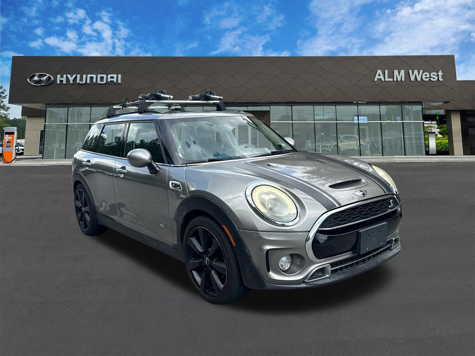 Used 2017 Silver MINI Clubman image 3