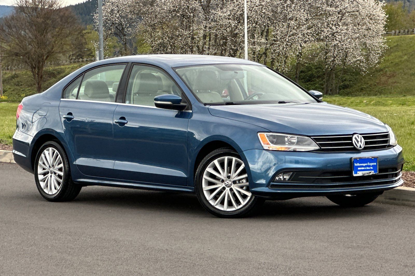 Blue Metallic 2015 Volkswagen Jetta SE Sedan Front-Wheel Drive 6-Speed Automatic