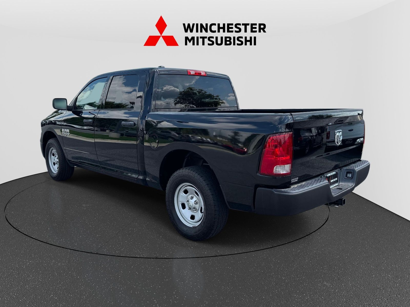 View vehicle photo 4