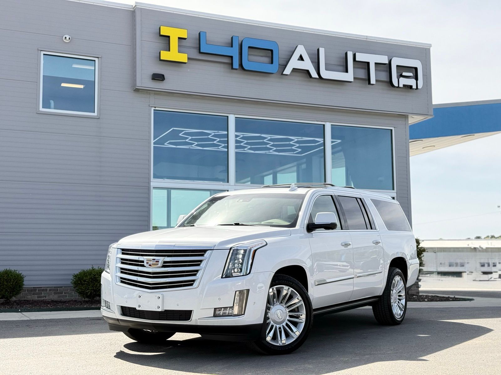 Crystal White Tricoat 2019 Cadillac Escalade ESV Platinum 4WD SUV / Crossover Four-Wheel Drive