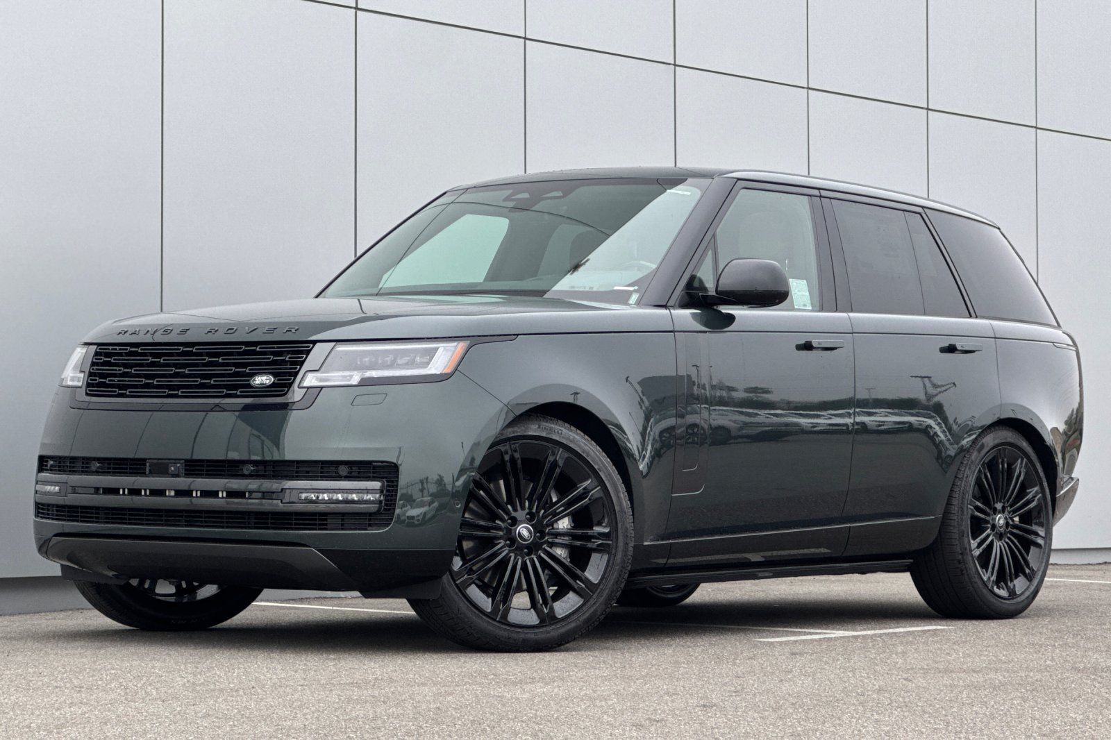 2026 Land Rover Range Rover P400 SE AWD