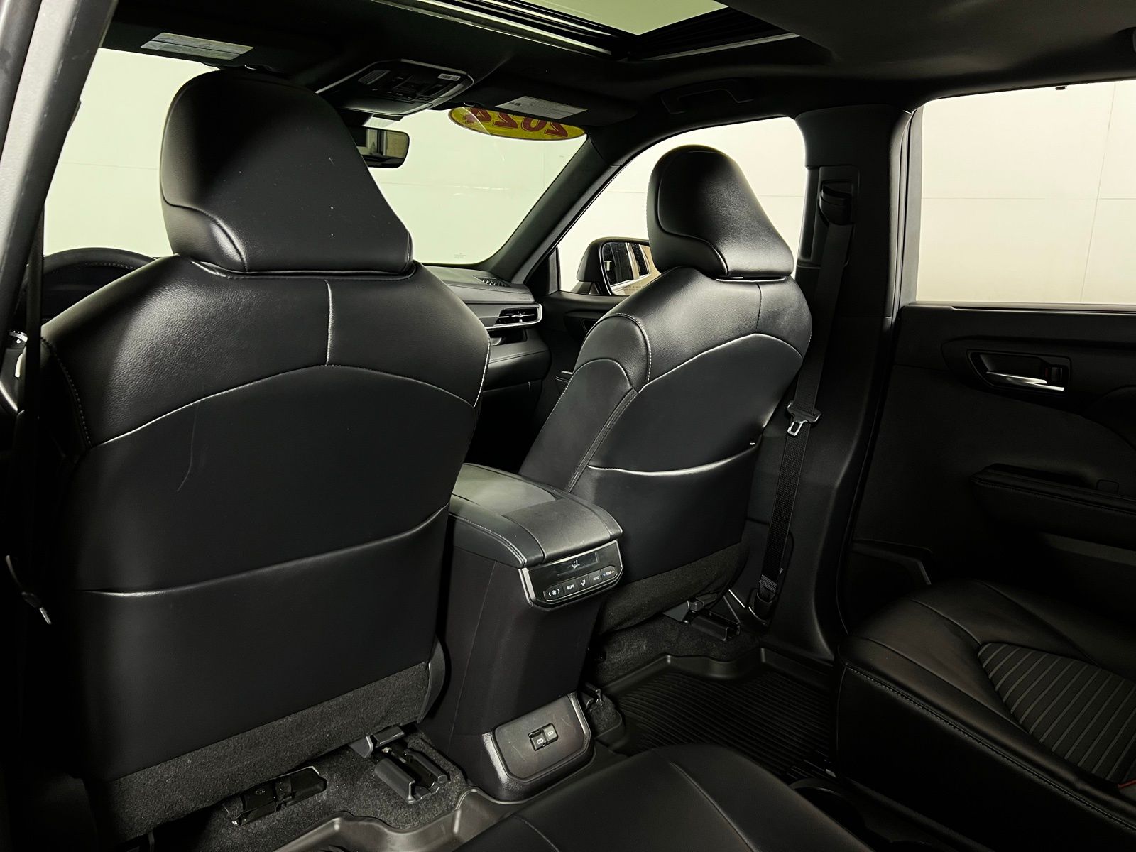 Thumbnail: 2024 Toyota Highlander - 22