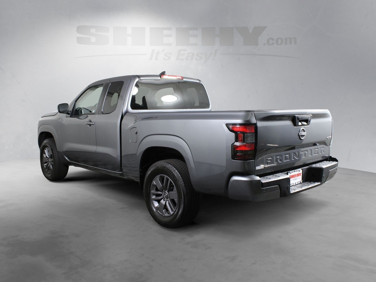 Used 2025 Gray Nissan SV image 27