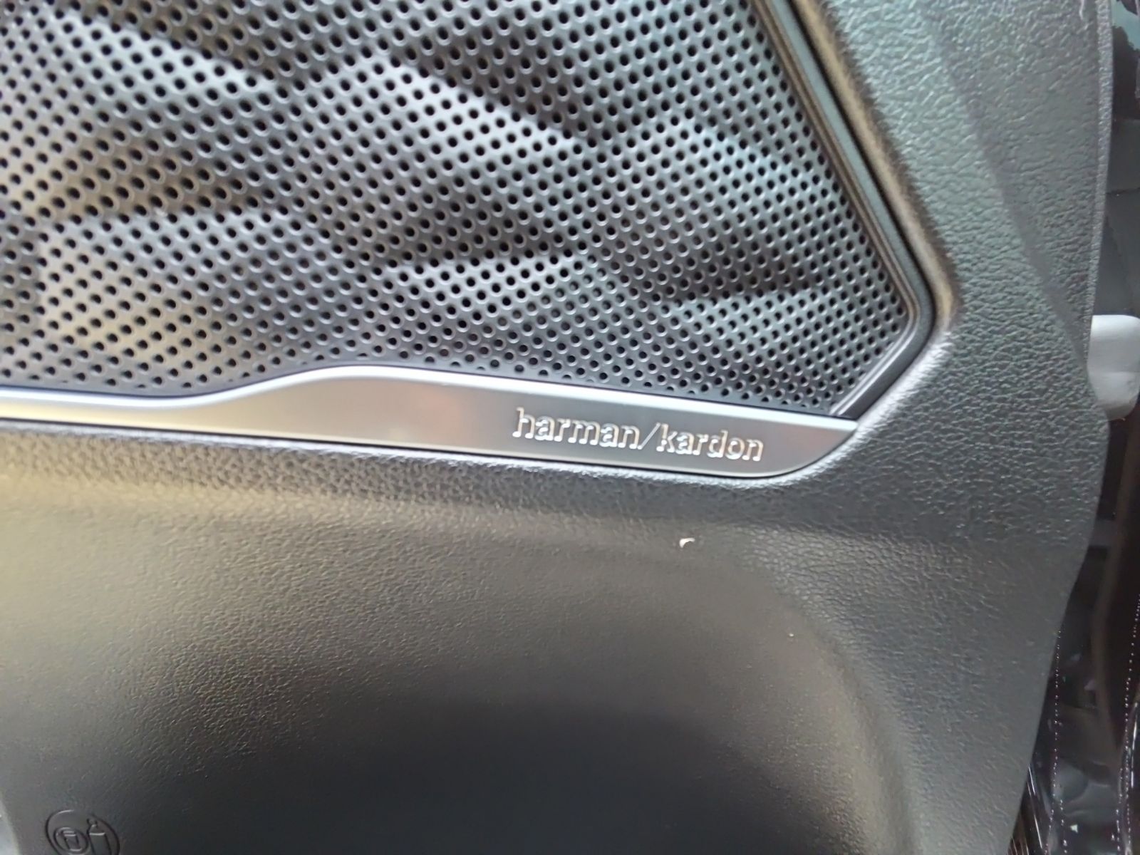 Used 2023 Black Hyundai SEL Premium image 31