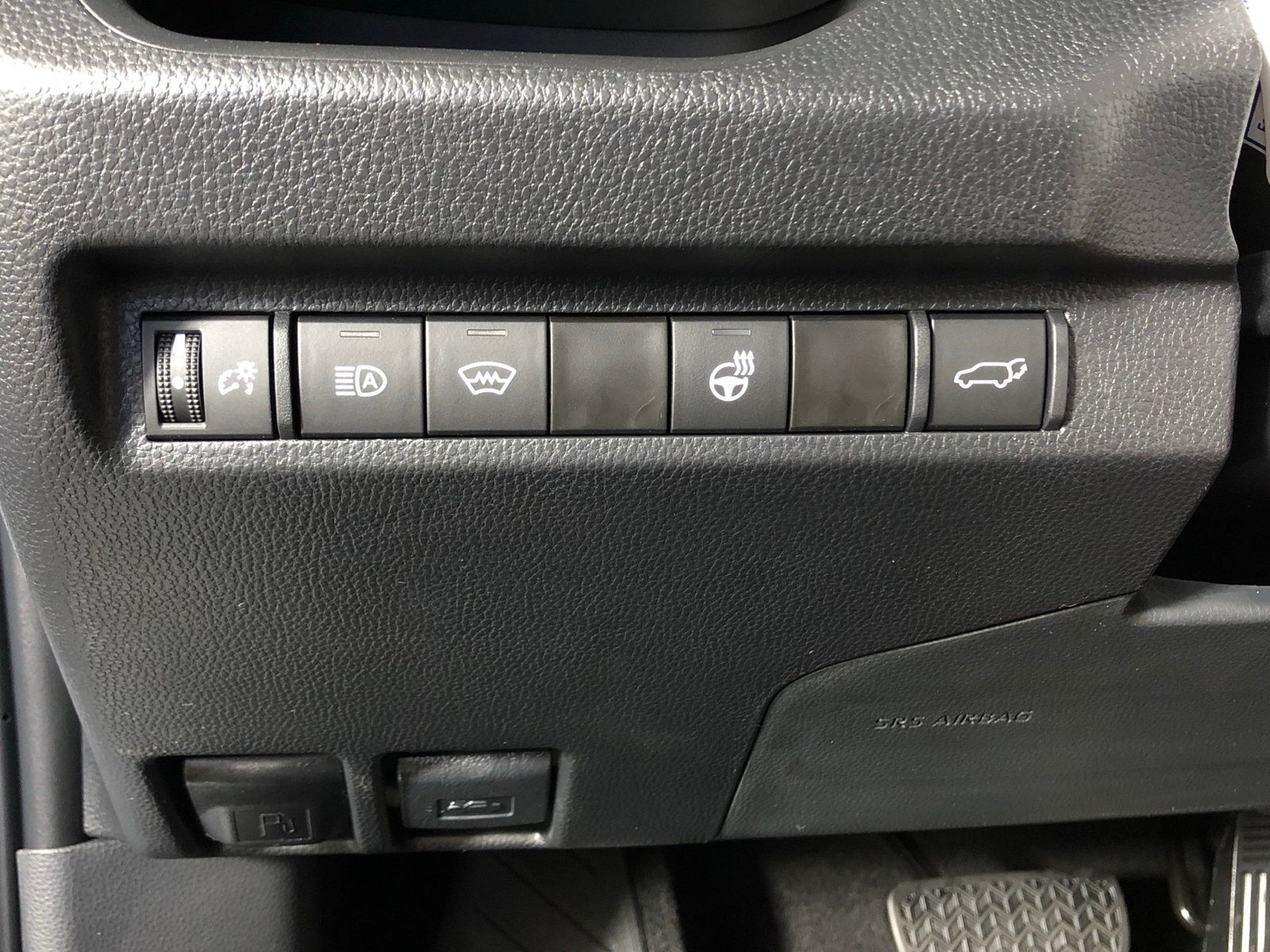 Thumbnail: 2025 Toyota RAV4 - 18