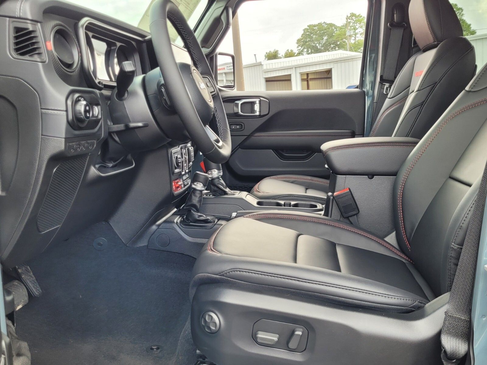 2025 Jeep Gladiator Rubicon photo 2