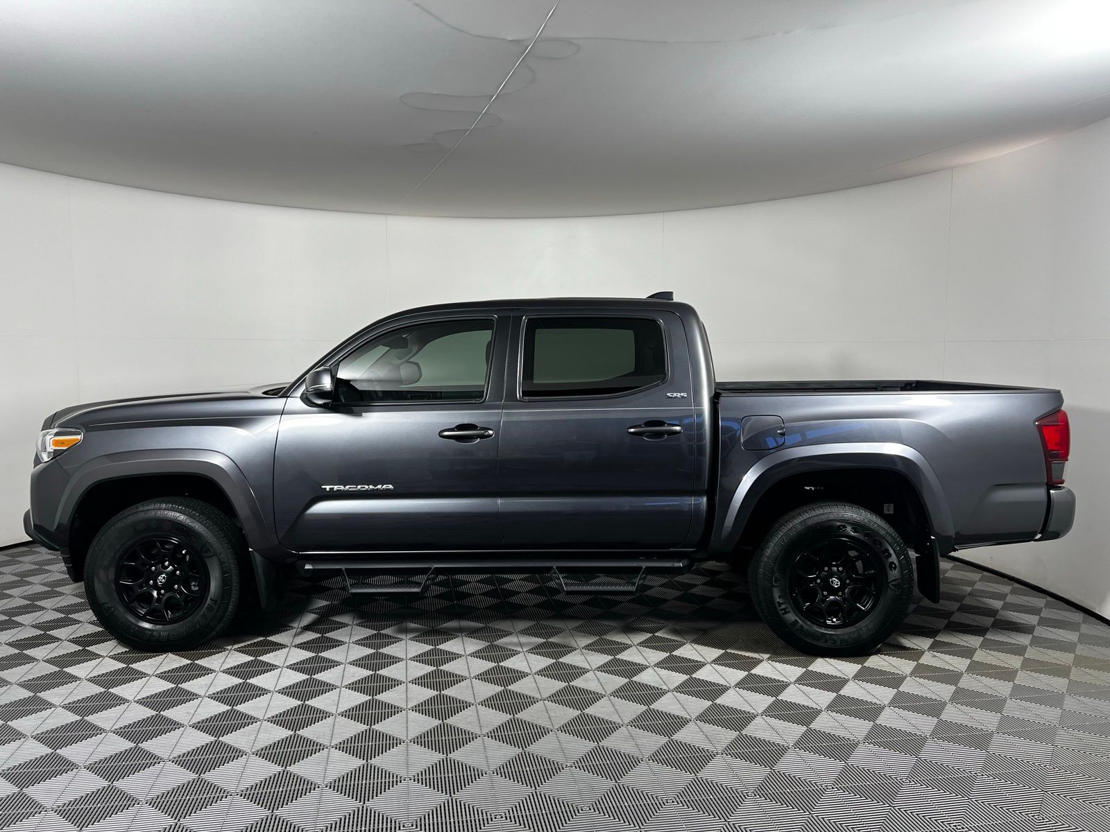 2022 Toyota Tacoma SR5 8