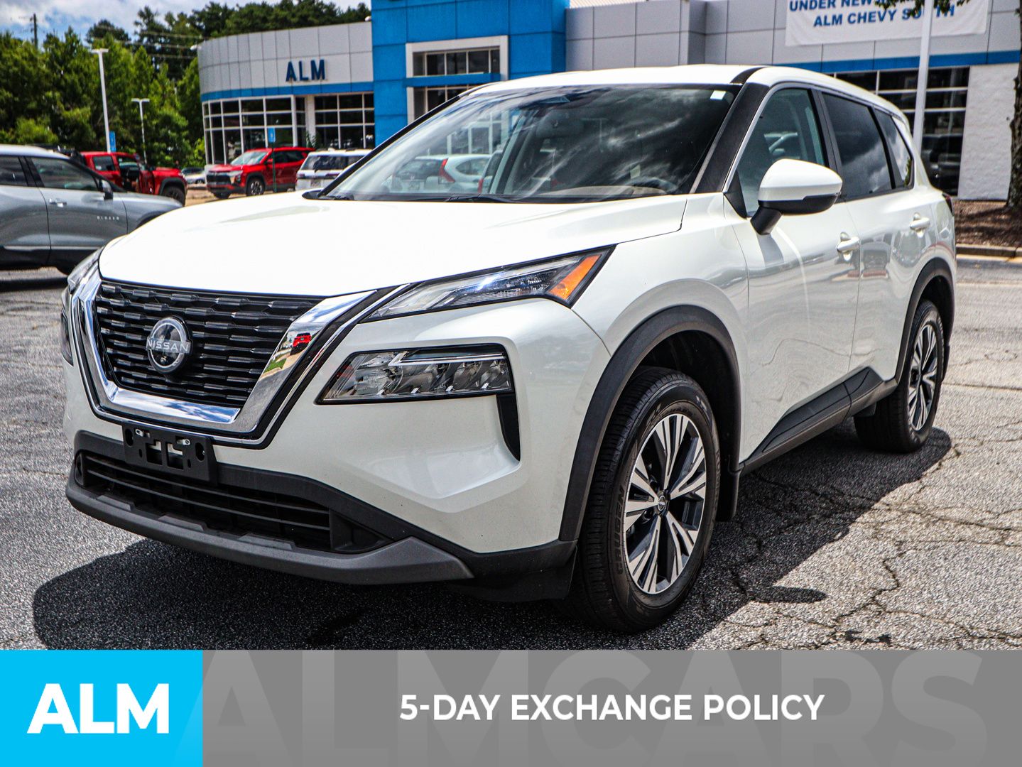 2022 Nissan Rogue SV photo 4