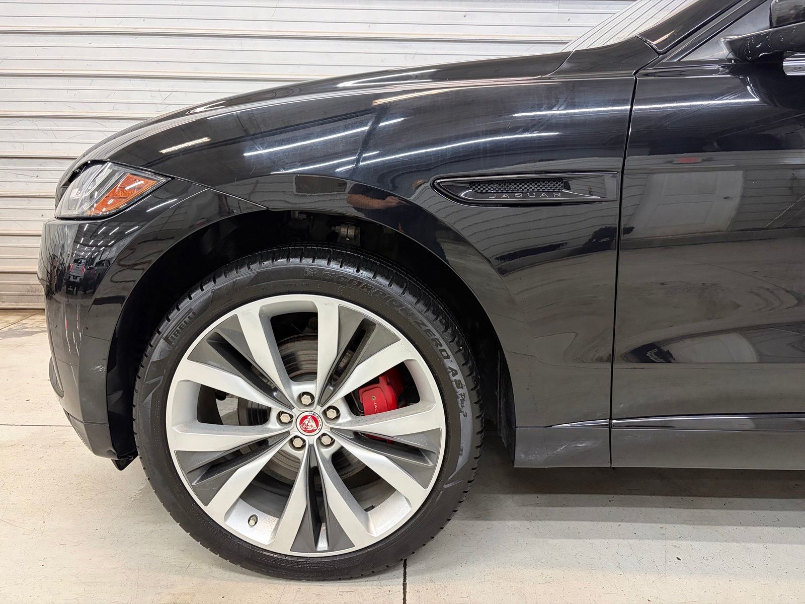 Photo 4 of 2020 Jaguar F-PACE S