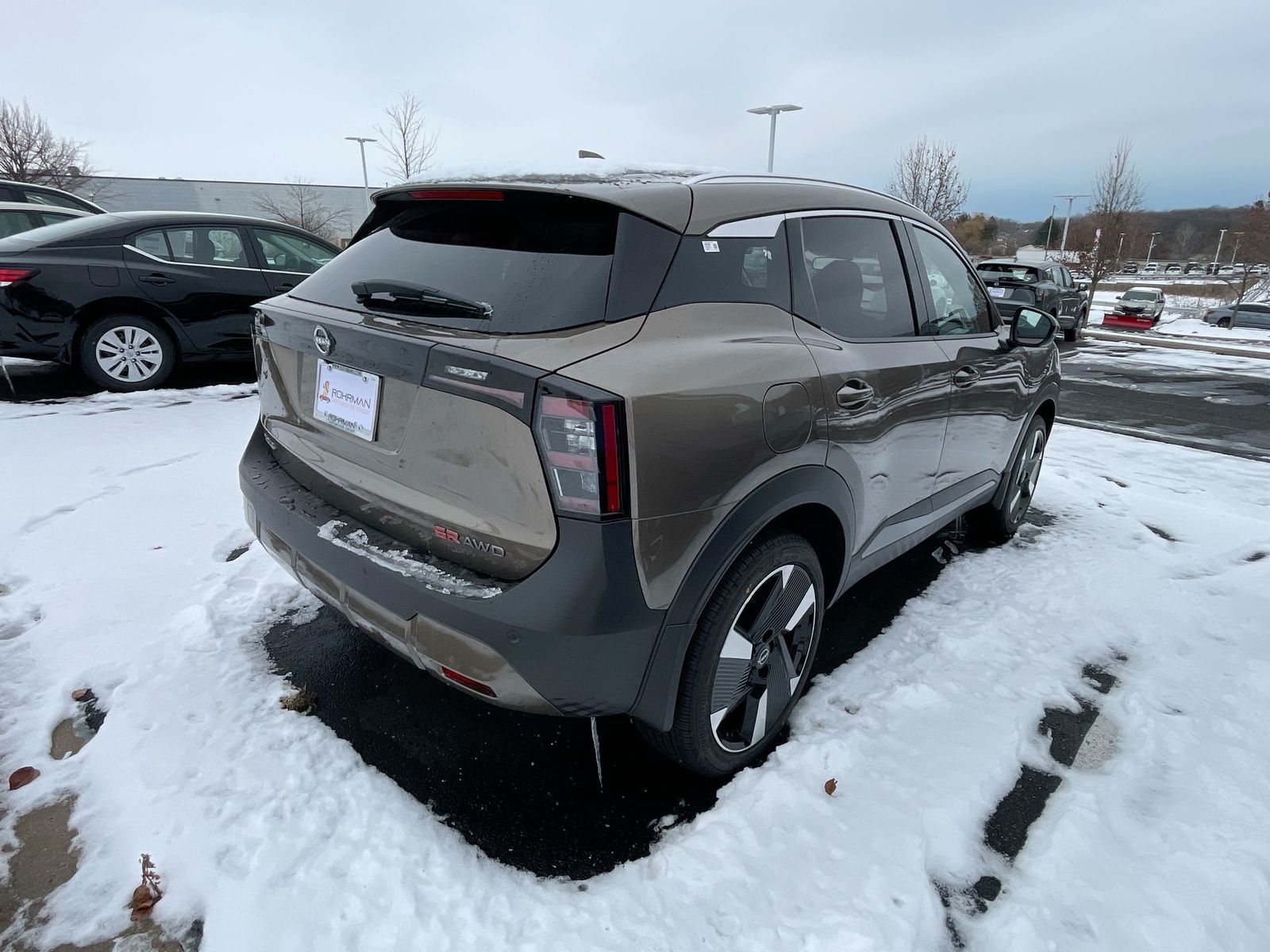 2025 Nissan Kicks SR 28