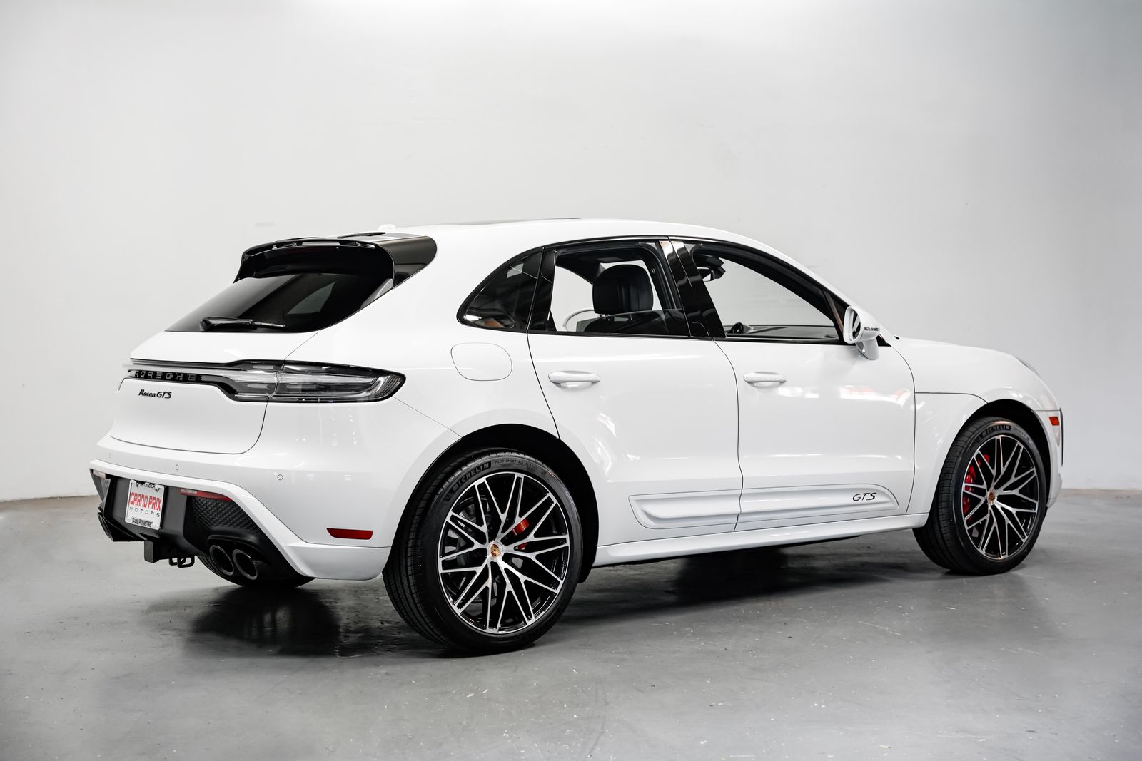 2022 Porsche Macan GTS — photo 3