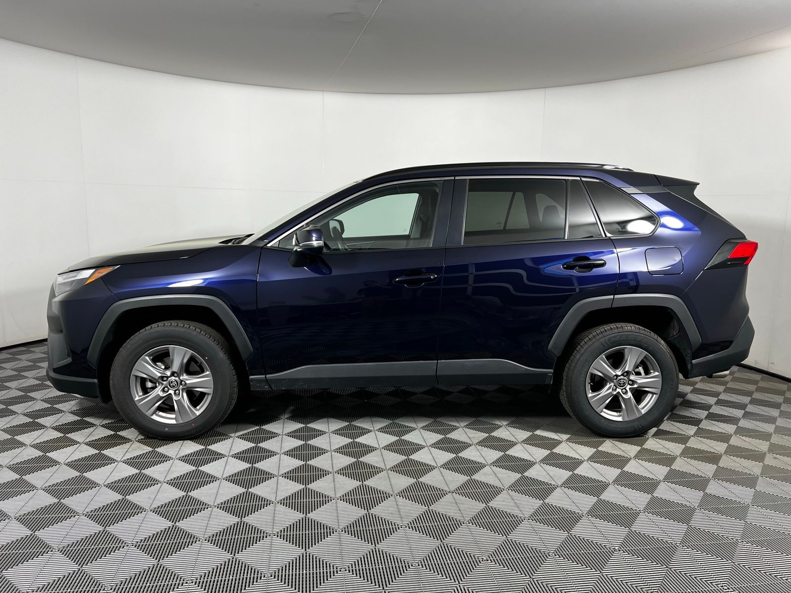 Thumbnail: 2024 Toyota RAV4 - 8