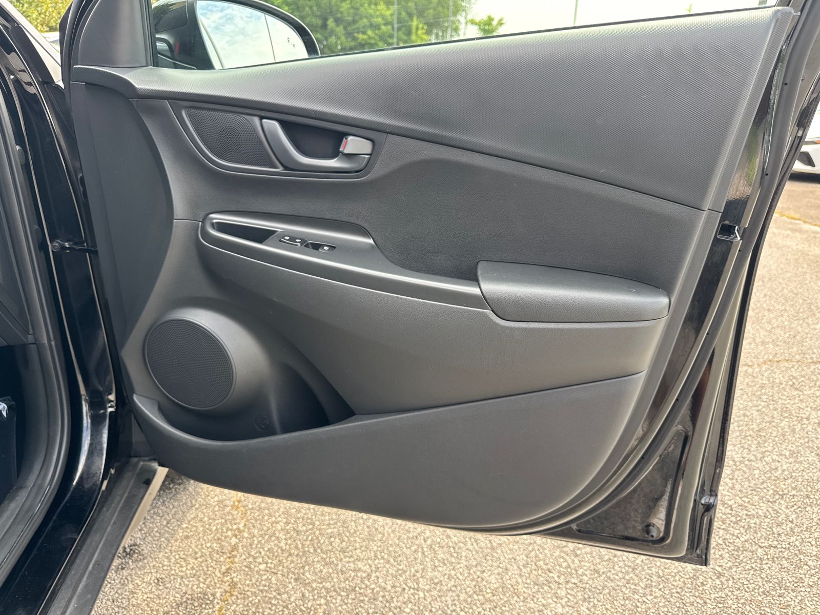 Used 2023 Black Hyundai SEL image 14