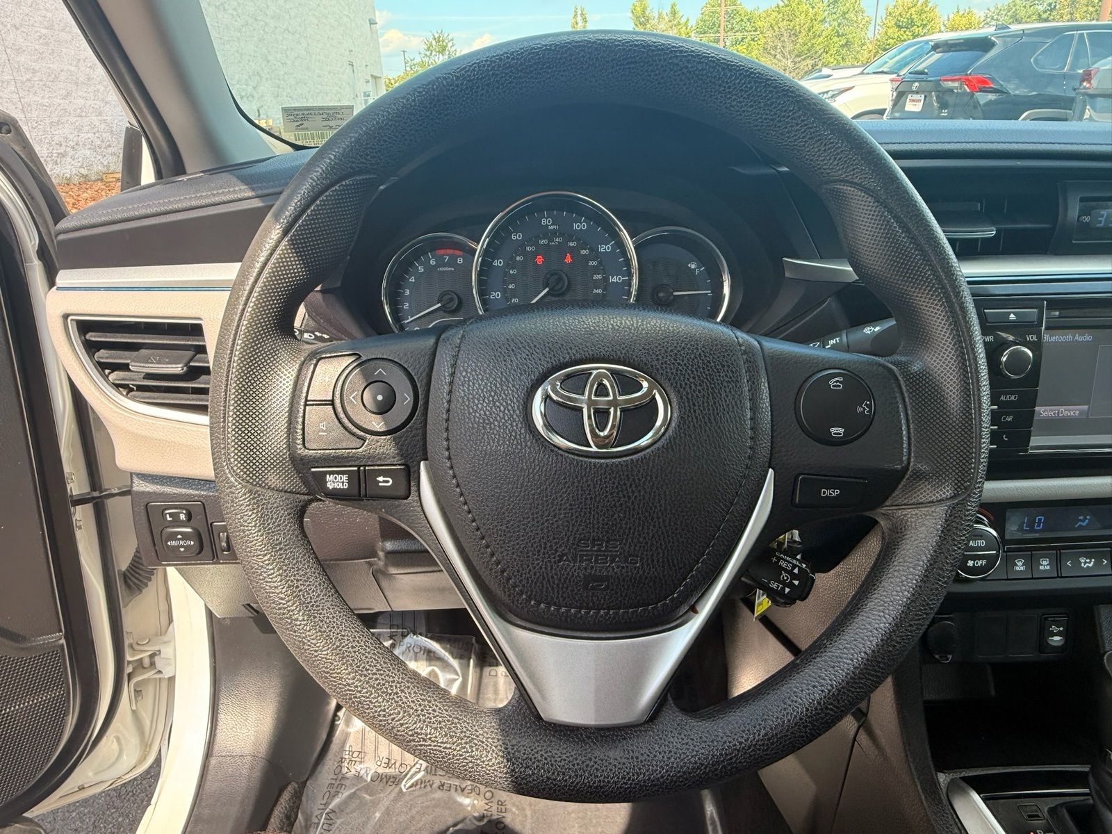 Used 2016 White Toyota LE image 17