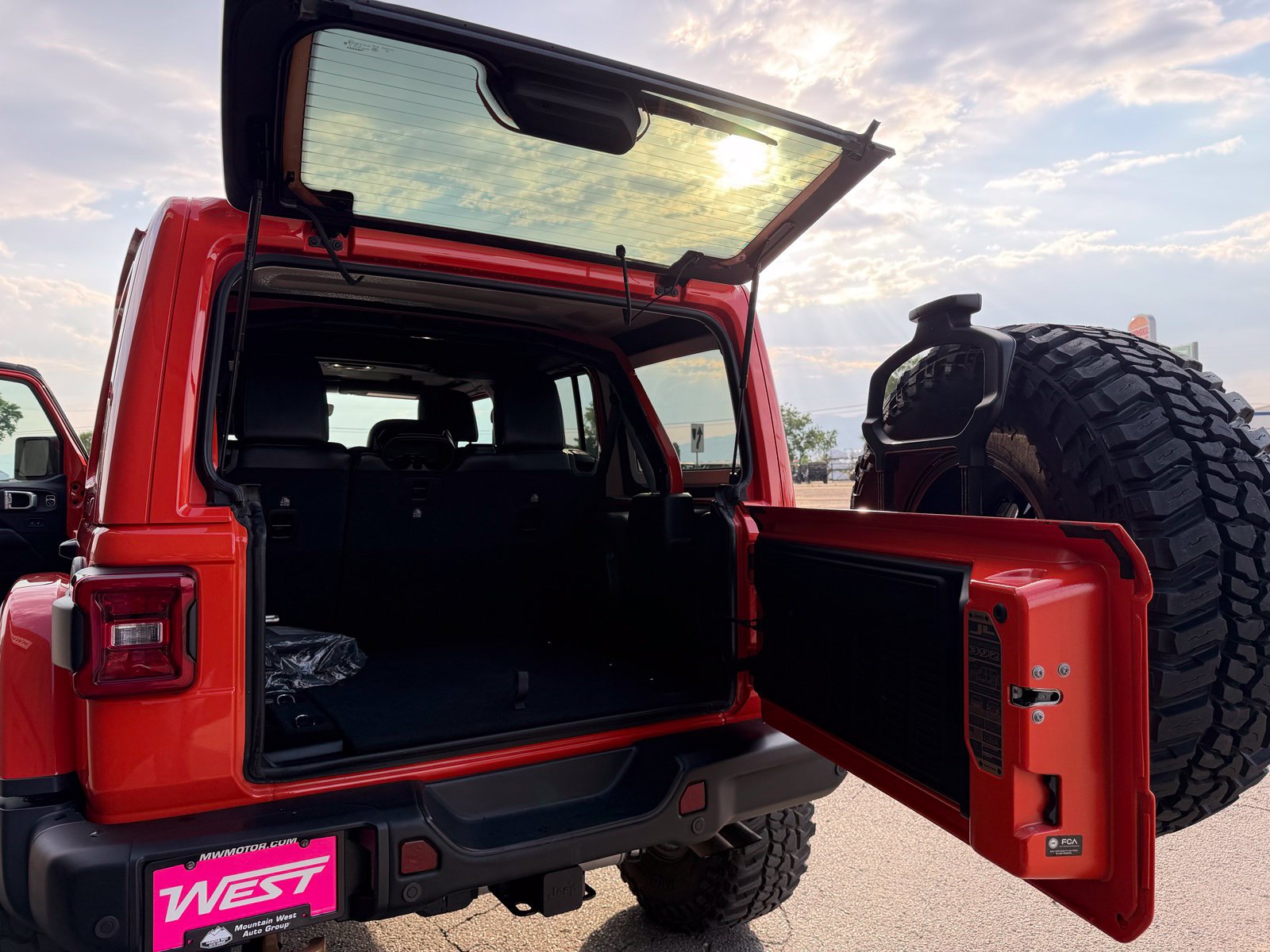 Used 2023 Jeep Wrangler SUV