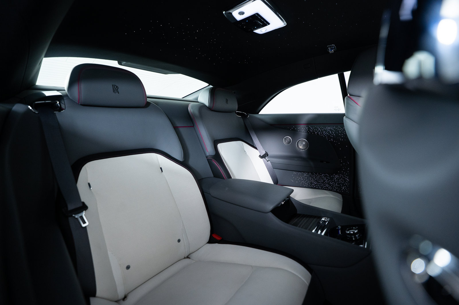 2024 Rolls-Royce Spectre — full photo 39 of 54