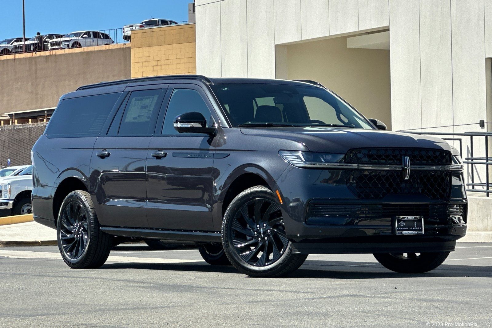 Starlight Gray Premium Colorant 2026 Lincoln Navigator L Reserve 4WD SUV / Crossover Four-Wheel Drive Automatic