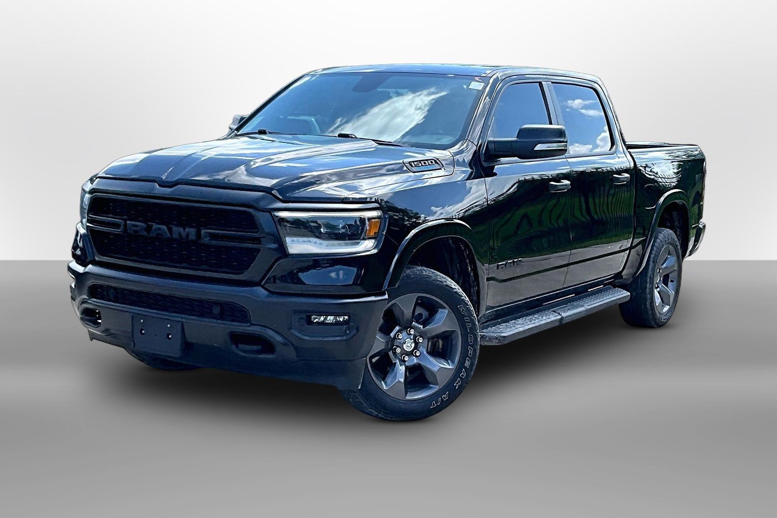 Diamond Black Crystal Pearlcoat 2022 RAM 1500 Pickup Truck Four-Wheel Drive 8-Speed Automatic